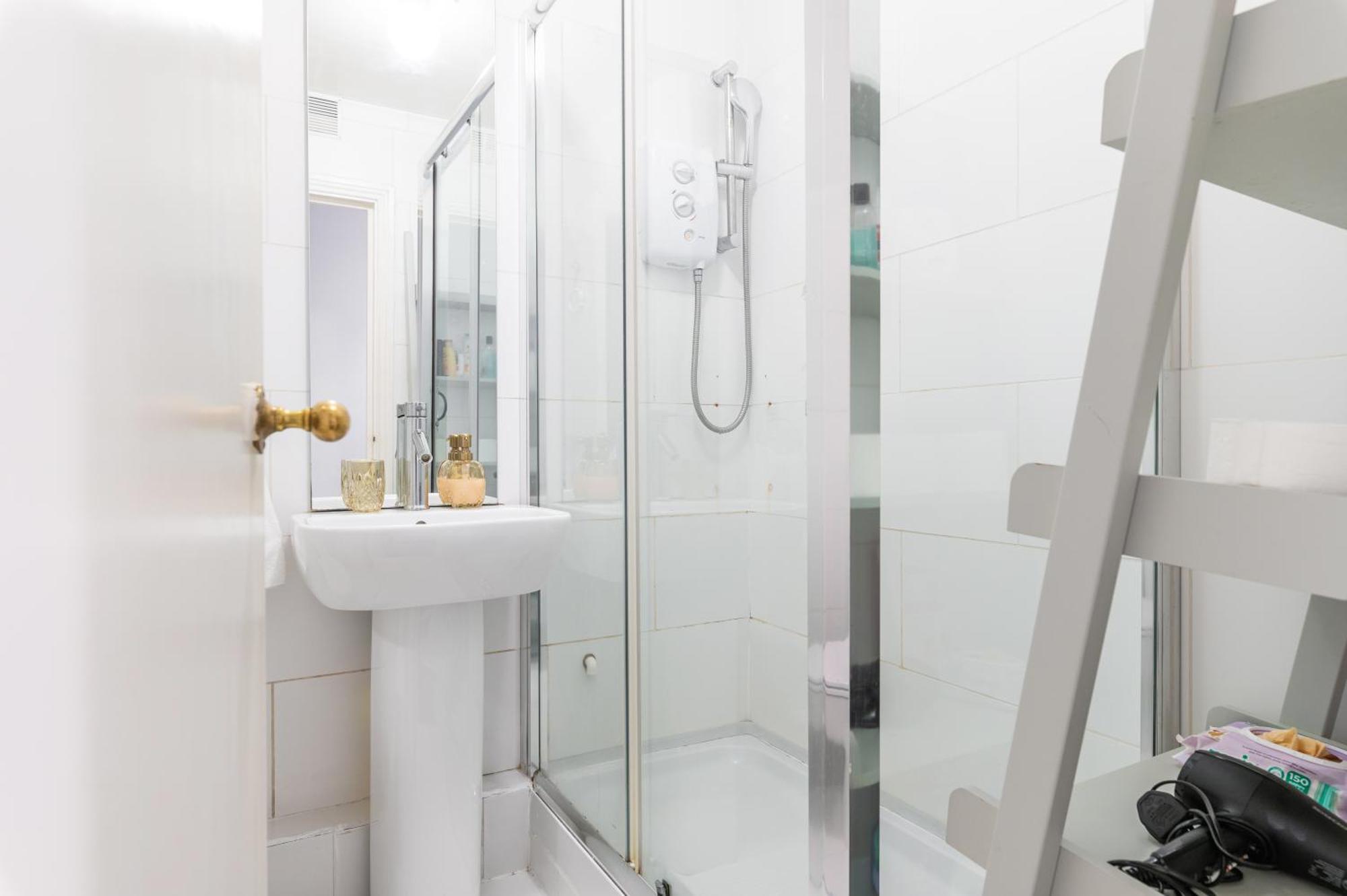 Lovely 2-bed In The Heart Of Apartamento