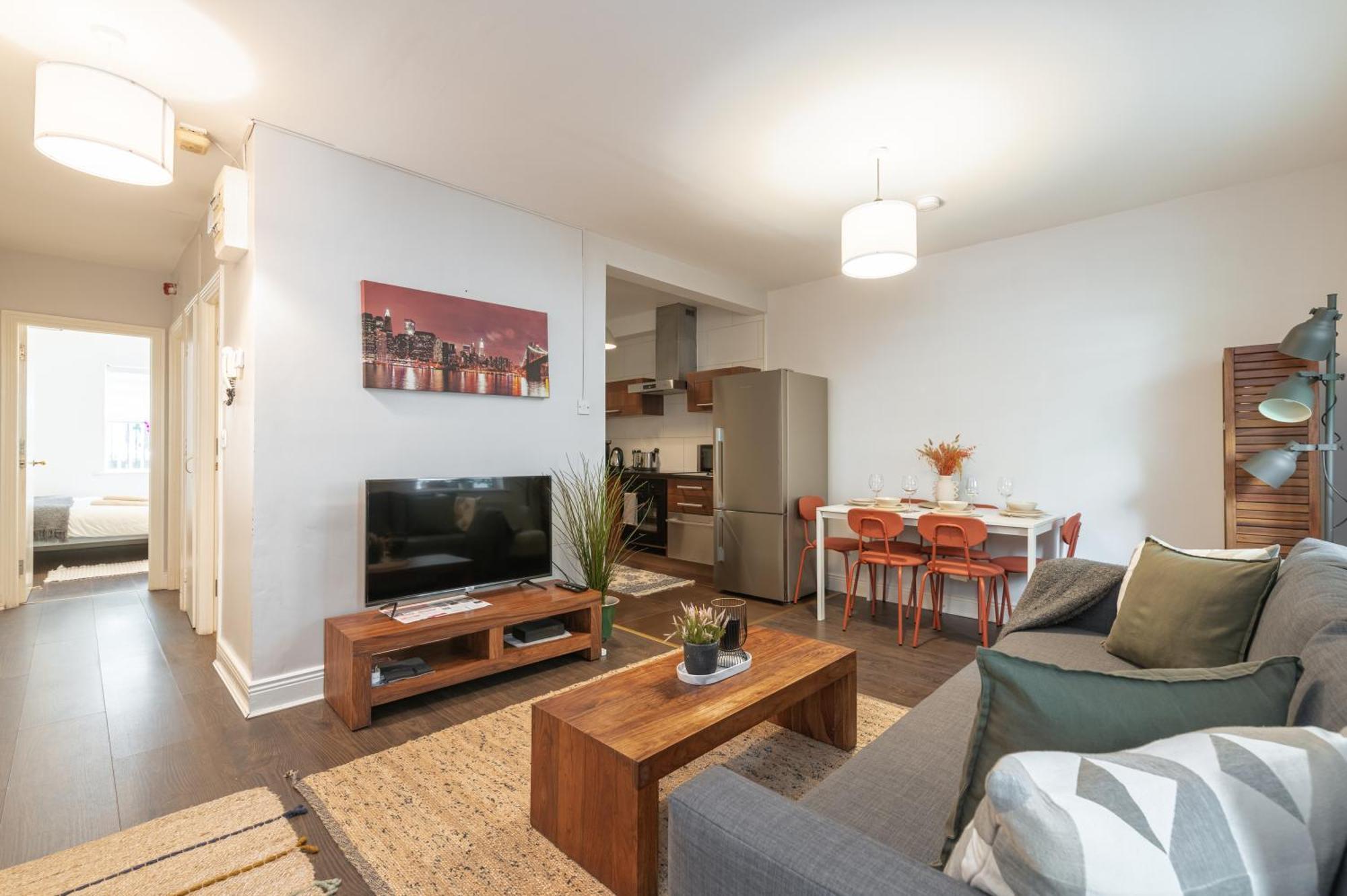 Lovely 2-bed In The Heart Of Apartamento